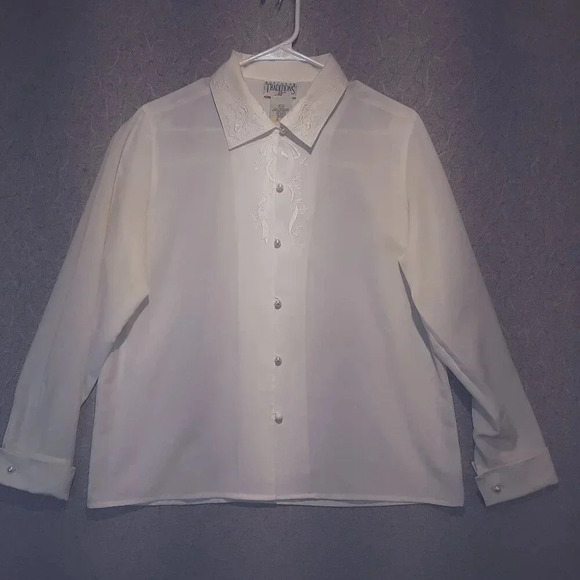 Northern Traditions Tops - Women's Ivory Embroidered  Blouse in size M